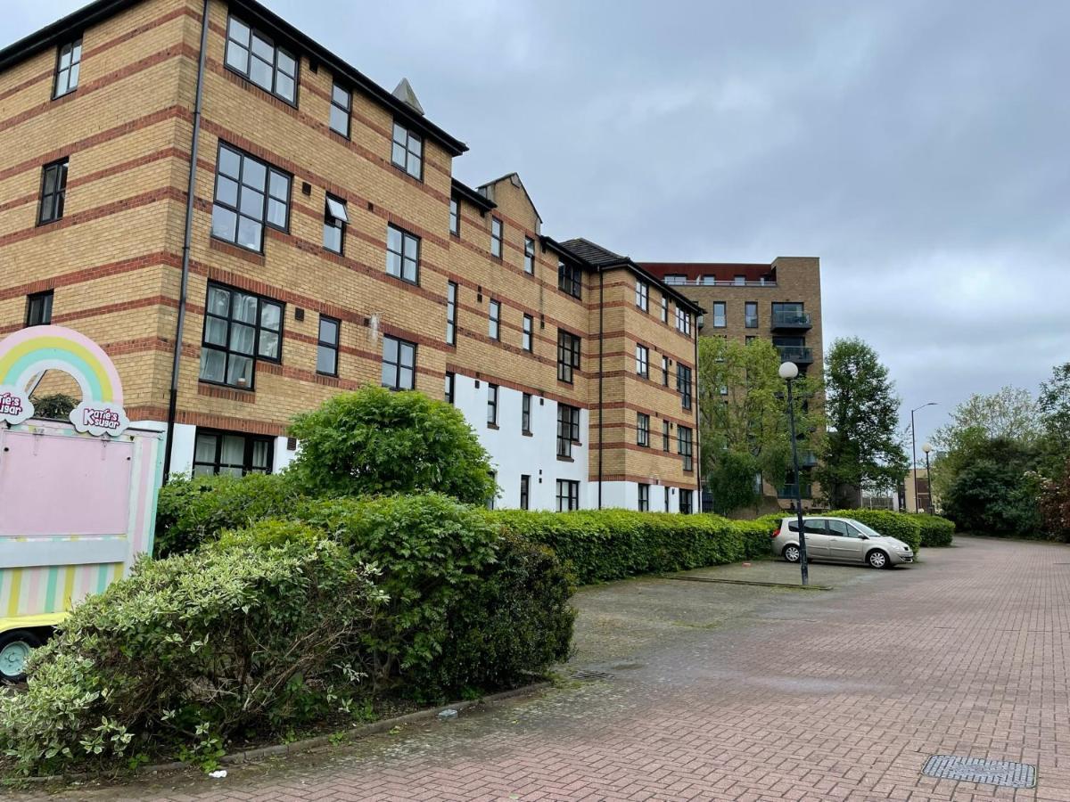 Surrey Docks Se16 Near Canada Water N Easy Access Canary Wharf ロンドン エクステリア 写真